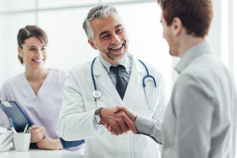 doctor-con-enfermera-